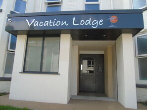 Unclassified image, 3 of 21, button - Vacation Lodge - Hostel (Newquay)