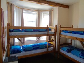 Zimmer, mit Bad (Sleeps 7) | Bügeleisen/Bügelbrett, kostenloses WLAN, Bettwäsche