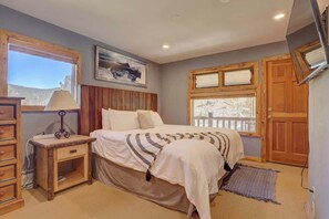 8 bedrooms, iron/ironing board, travel crib, WiFi