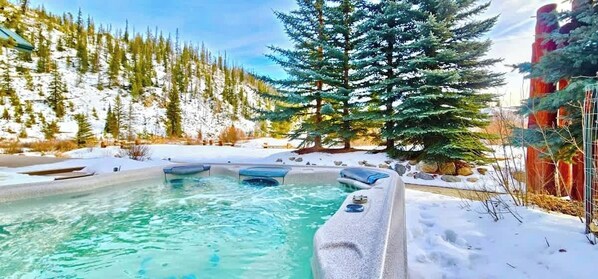 Bain à remous extérieur