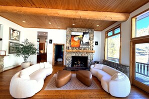 Unclassified image, 4 of 41, button