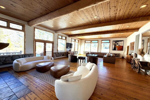 Imagen sin descripción, 1 de 41, botón