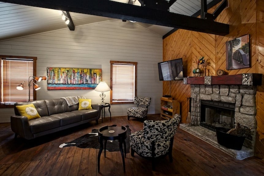 Beautiful Retreat Home 19 Acres, Close To Lone Star Expo Center And Lake Conroe - Conroe, TX