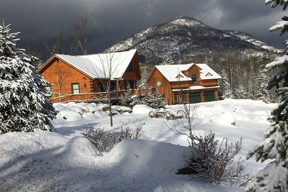 Cozy Adirondack Ski Cabin