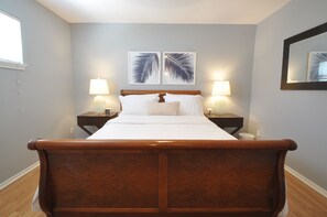1 bedroom, iron/ironing board, WiFi, bed sheets - Fabulous Central Austin Condo! (Austin)