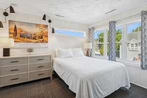 9 bedrooms, premium bedding, iron/ironing board, free WiFi