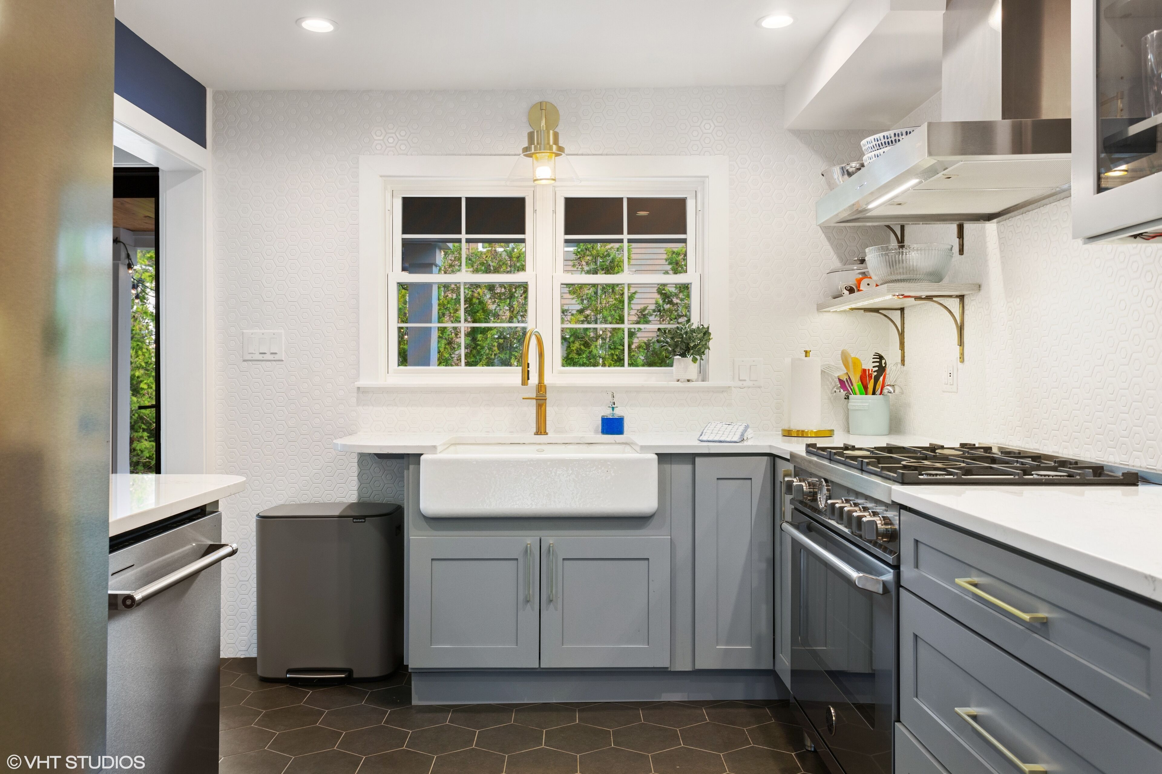 La Terrazza - 100 steps to the sand, private paved courtyard, gas fire pit