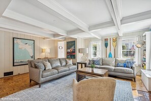 Smart TV, fireplace, DVD player, books