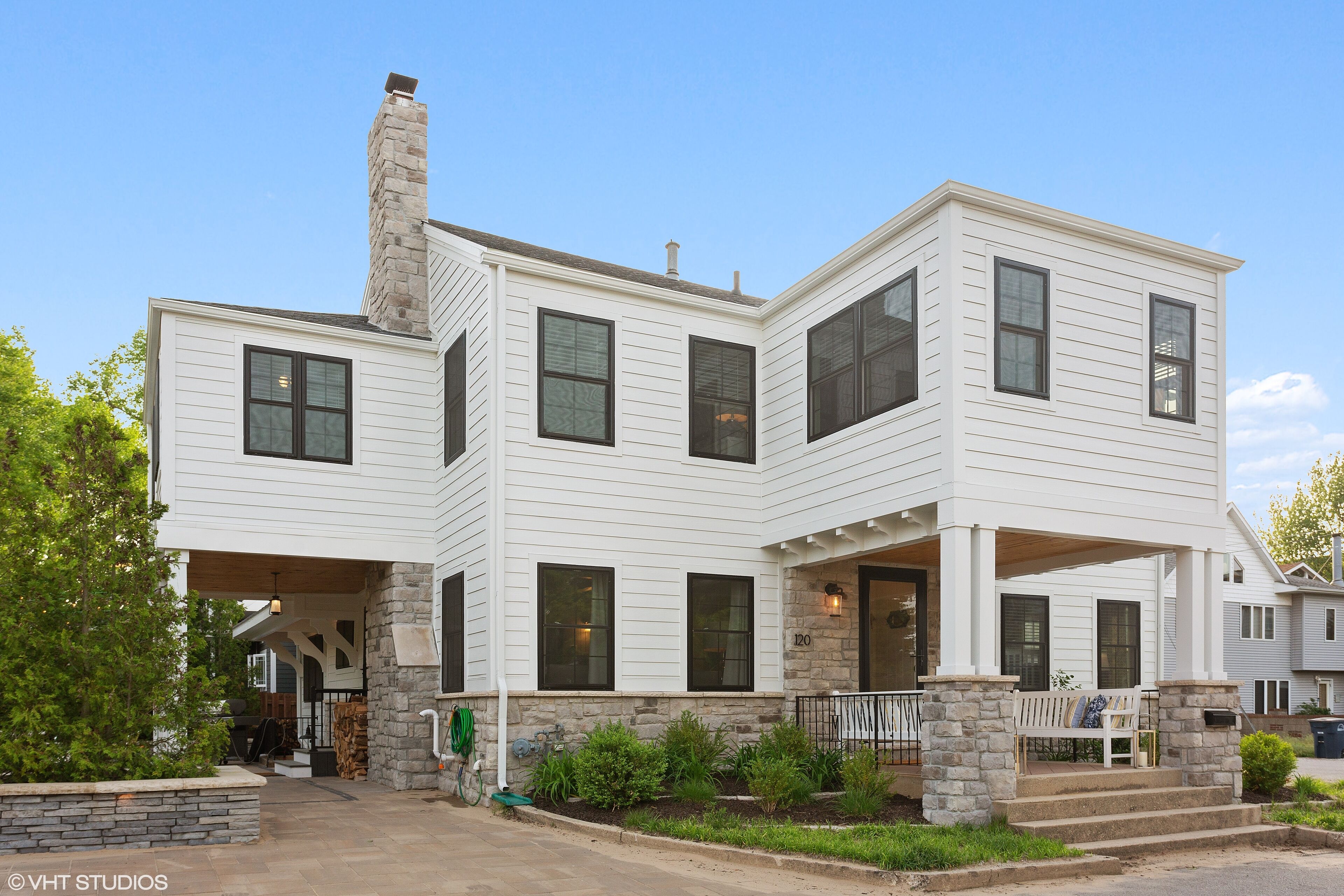 La Terrazza - 100 steps to the sand, private paved courtyard, gas fire pit