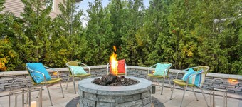 Michigan City Beach House med privat innergård och Gas Fire Pit