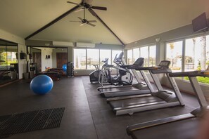 Fitness facility - Oceania Resort Closest Apt to Eagle Beach with King Bed and Jacuzzi (Eagle beach)