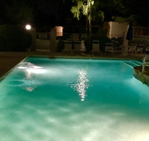 SUMMER SPECIALS Over the Moon in this comfy Moon Valley Condo ! Pool and Spa