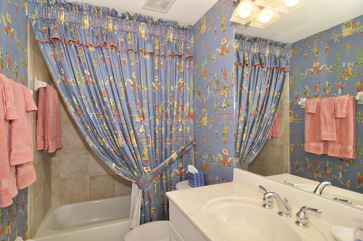 Photo 9 of Designer Furnished Lakefront Home In Briarwood Development