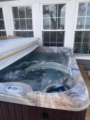 Baignoire à remous extérieure