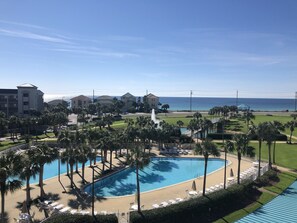 Piscina all'aperto, una piscina riscaldata