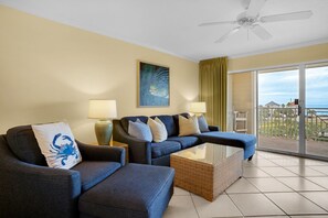 Smart TV, fireplace, DVD player, stereo