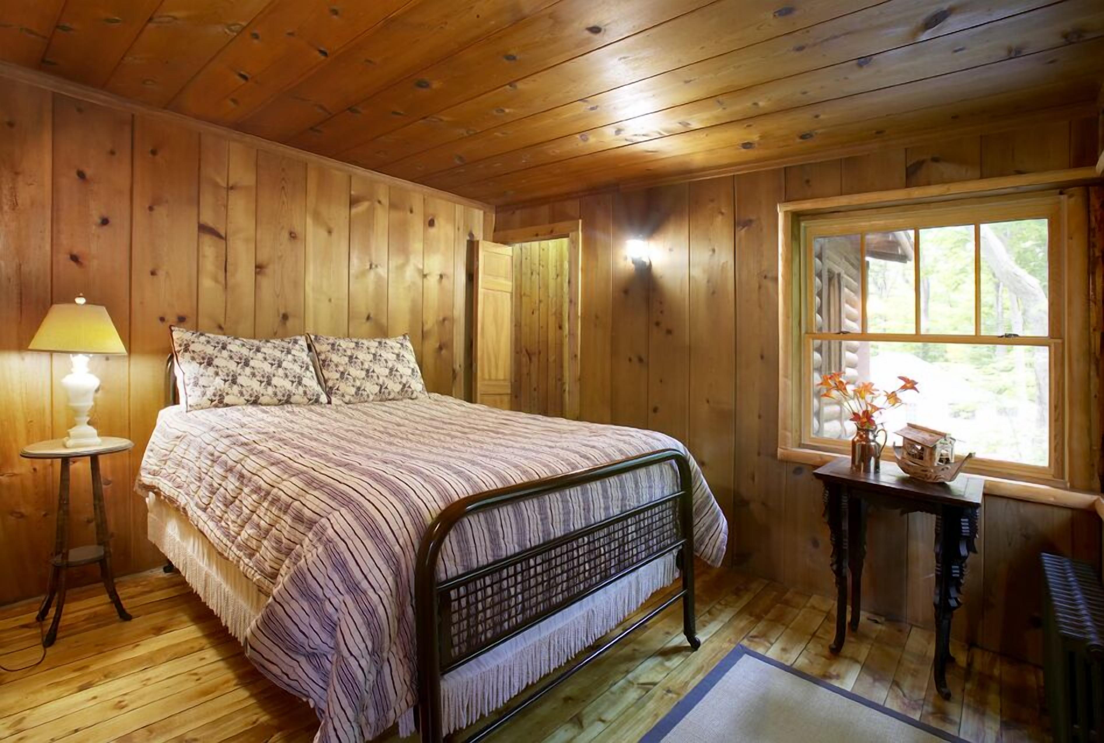 Lake Michigan 1945 Log Cabin Cottage home 