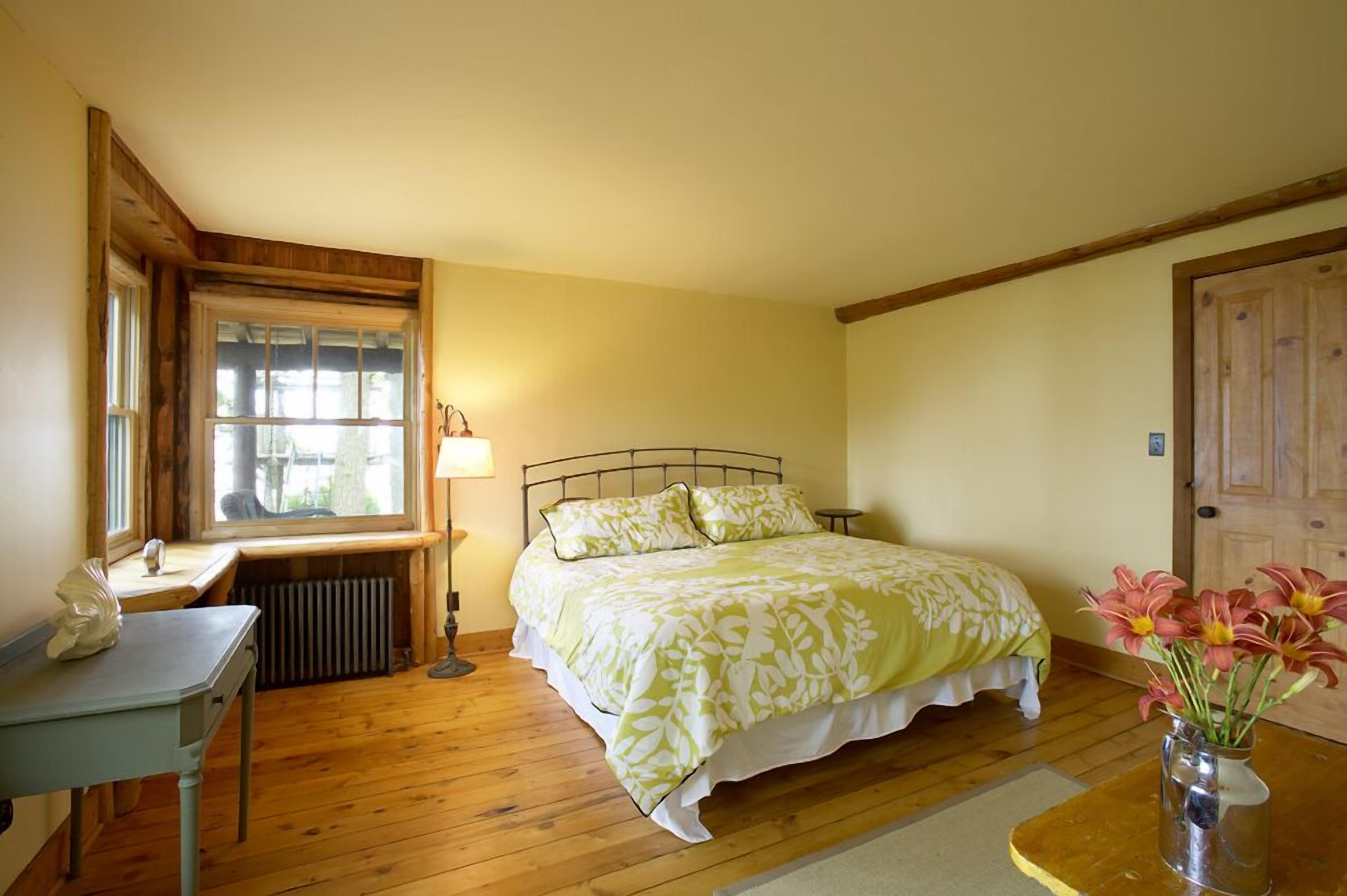 Lake Michigan 1945 Log Cabin Cottage home 