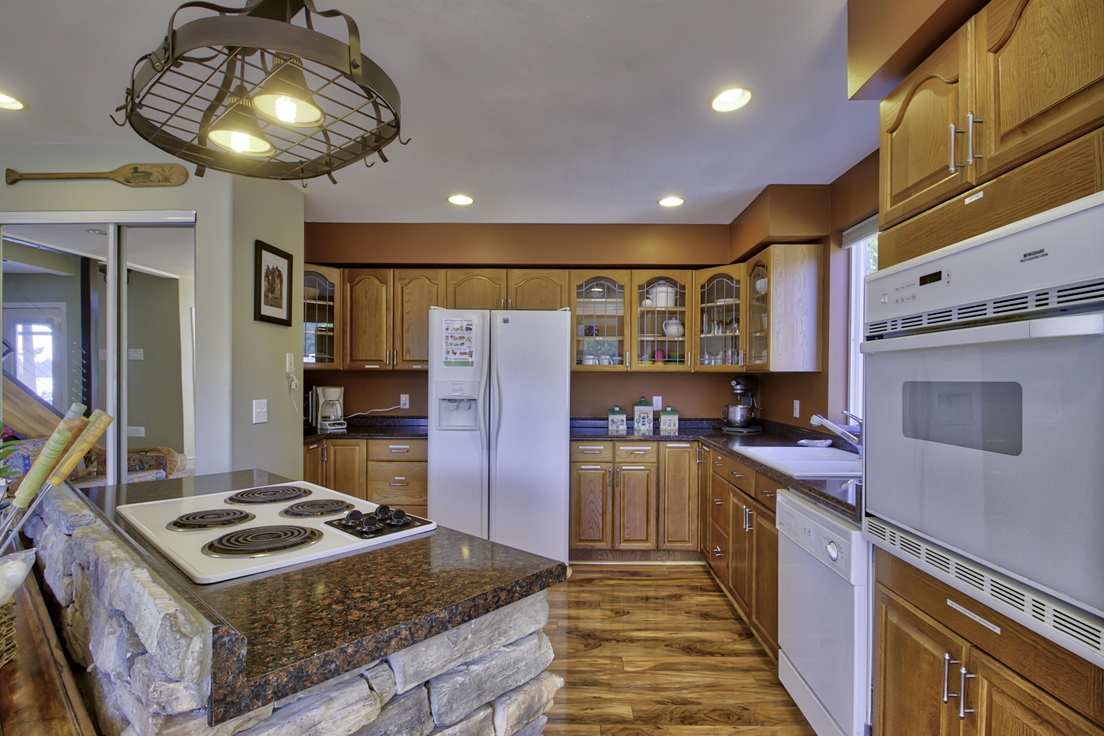 Peaceful & Relaxing Waterfront Retreat on a Deepwater Cove with Wildlife Viewing