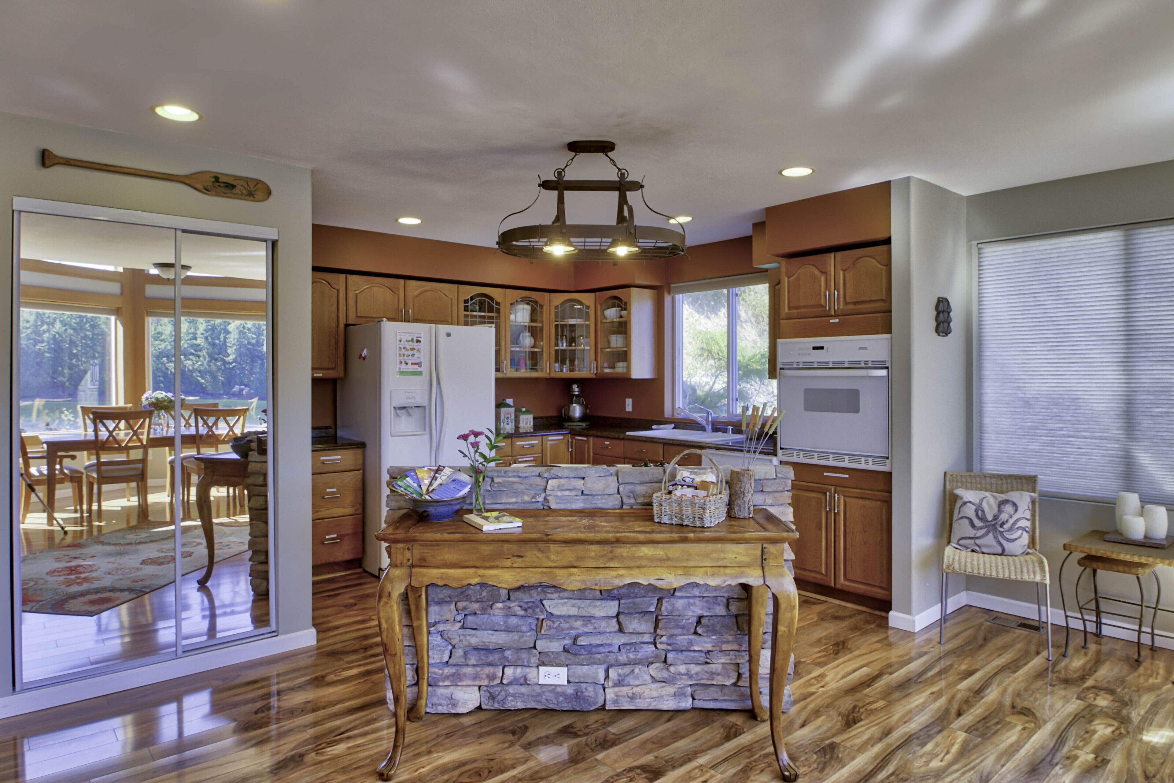 Peaceful & Relaxing Waterfront Retreat on a Deepwater Cove with Wildlife Viewing