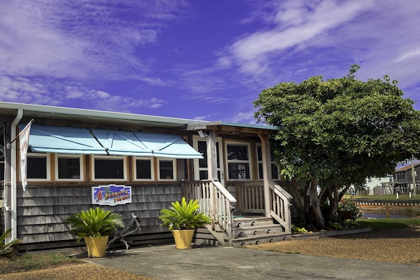 "Parrot's Perch" the best kept secret around! Come stay  with us and see why!