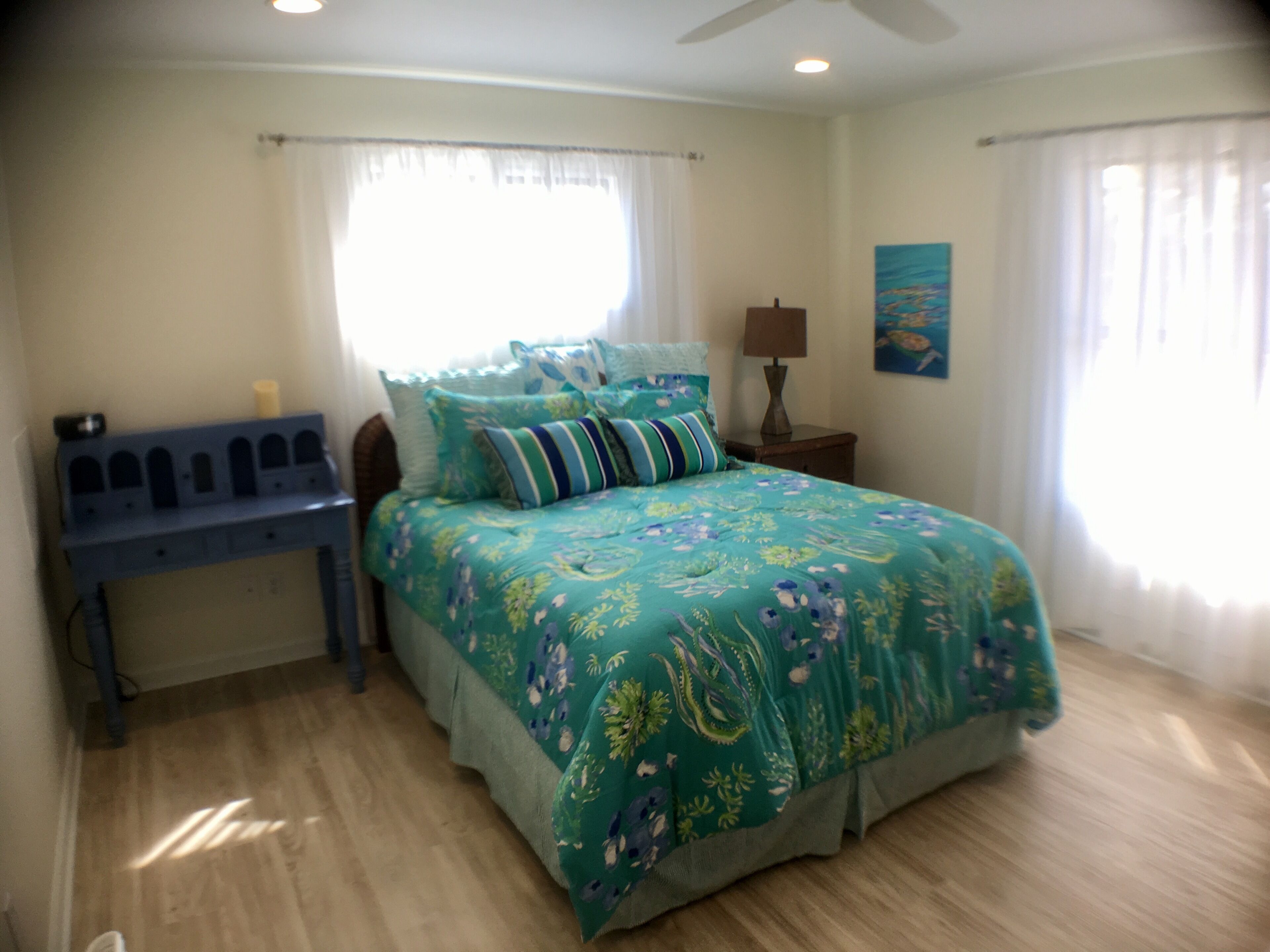 5G internet!  Work from home here!Bay front, 3 bdrm, 2 bath, Dock for your boat