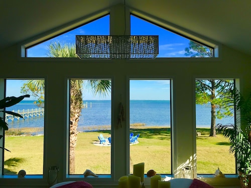 5G internet!  Work from home here!Bay front, 3 bdrm, 2 bath, Dock for your boat