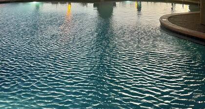 GULF FRONT *Updated* 2 BR King Suites + Private Bunk Rm. Beach Chair Svc + more!