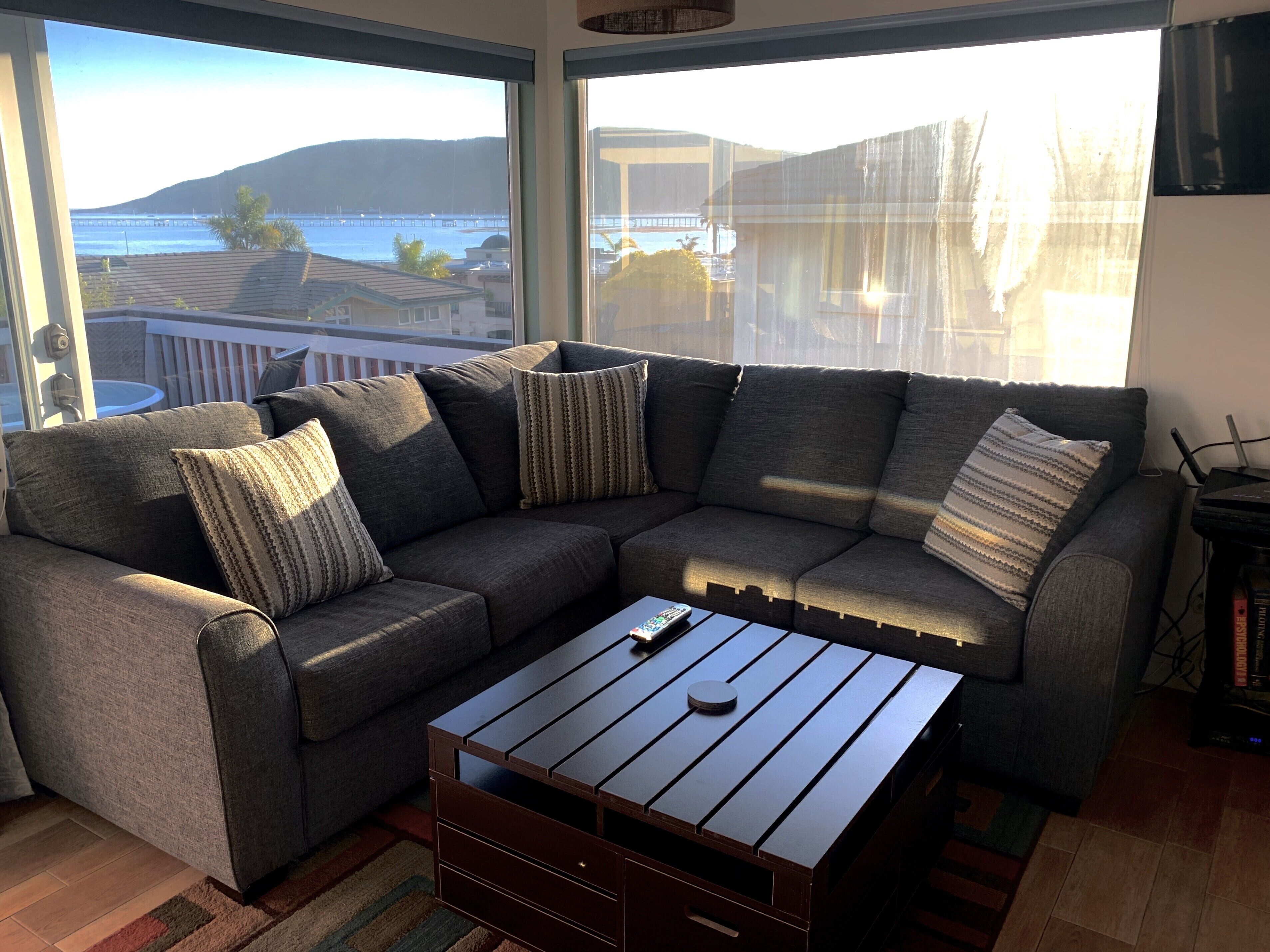 OCEAN VIEWS! 2BED/BATH BEACH FLAT 1 BLOCK TO THE BEACH.(noise sensitive complex)