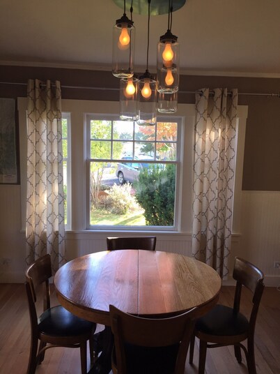 casual elegance in the heart of beautiful downtown Joseph Oregon