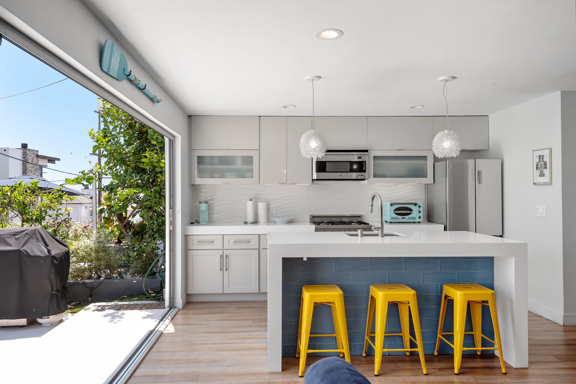 New remodeled mid-century beach house 2 blocks to the sand on So. MB Walk Street