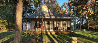 Uusi! Chalet-tyylinen mökki Sormenjärvien sydämessä