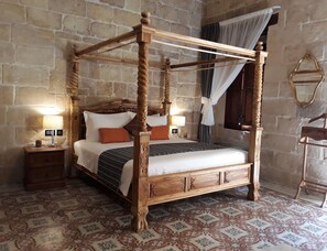 Deluxe Double Room, 1 King Bed, City View (d’Aragon) | Egyptian cotton sheets, premium bedding, pillowtop beds, in-room safe - The 3Cities Auberge (Cospicua)