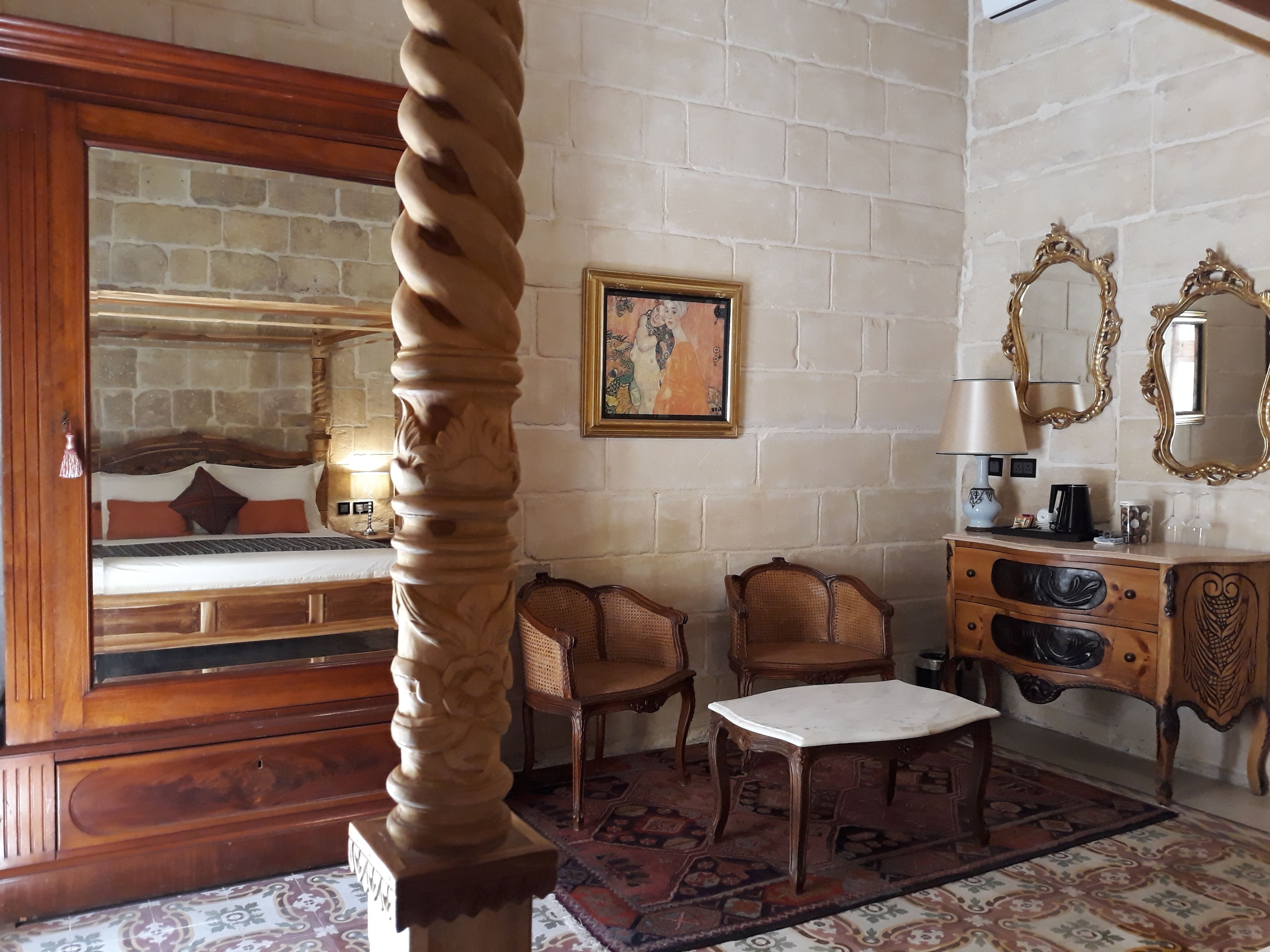 Deluxe Double Room, 1 King Bed, City View (d’Aragon) | Room amenity