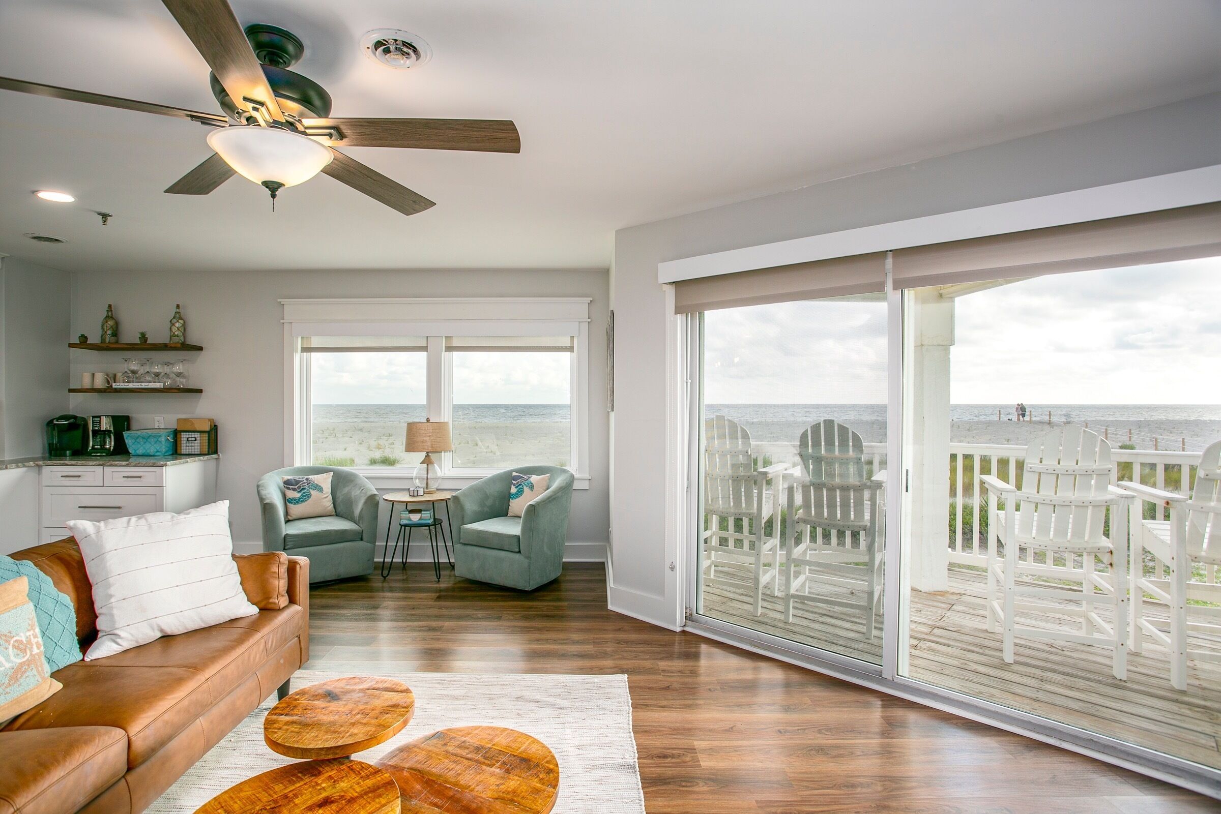 Sea la Vie: Oceanfront Peace & Relaxation (Fully Renovated 2021)
