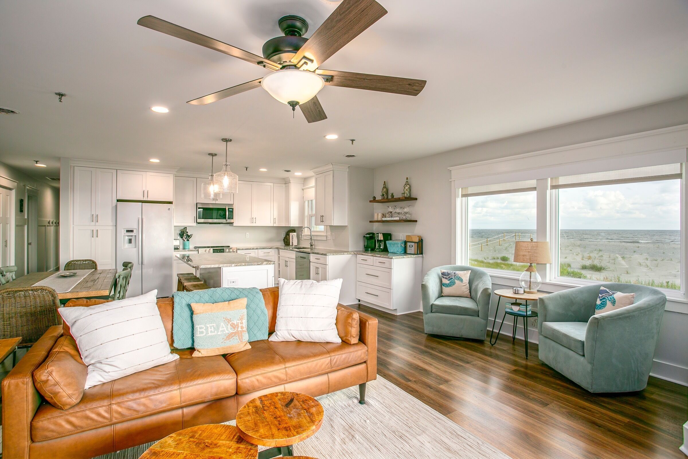 Sea la Vie: Oceanfront Peace & Relaxation (Fully Renovated 2021)