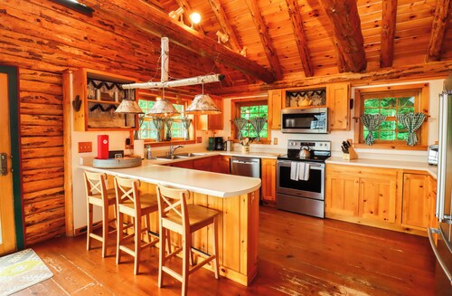 Secluded vacation home - Stunning lake views