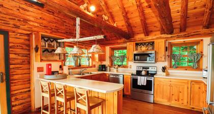 Secluded vacation home - Stunning lake views