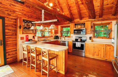 Secluded vacation home - Stunning lake views