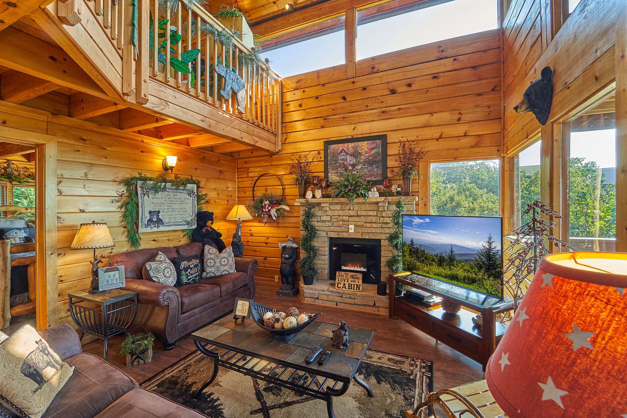 'Luxury Cabin with Unforgettable Views'- Starr Crest Resort