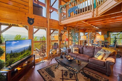 'Luxury Cabin with Unforgettable Views'- Starr Crest Resort