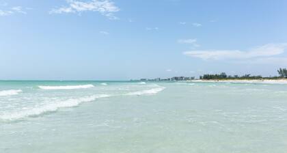 Adorable Lido Beach Home-kävelymatkan päässä rannalta ja St. Armand