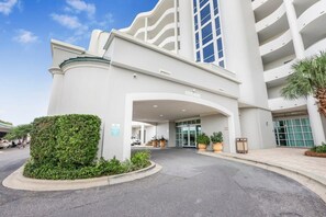 Exterior - Spanish Key 505: 3 Bedrooms, 3 baths, Next to the Flora-Bama! (Pensacola)