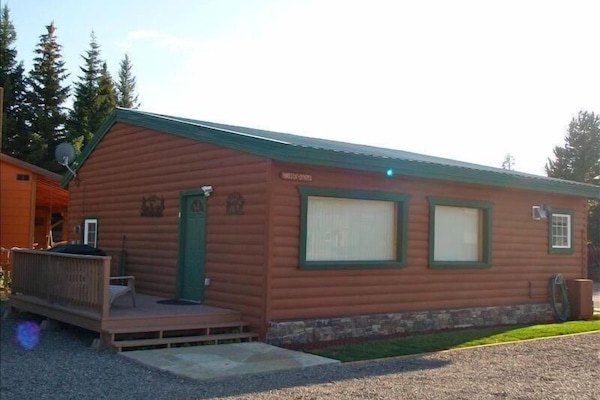 Gallatin Cabin private deck entry and grill