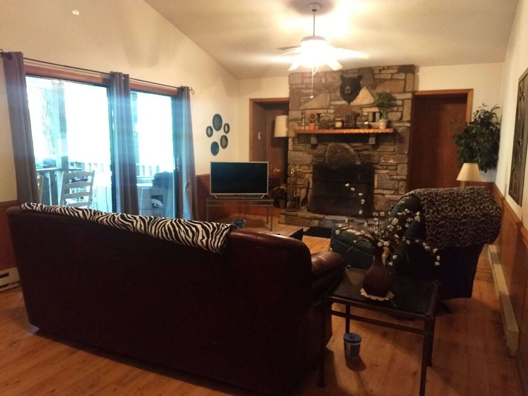 Cherokee Cabin Last Cabin up the Mountain Hot Tub on deck