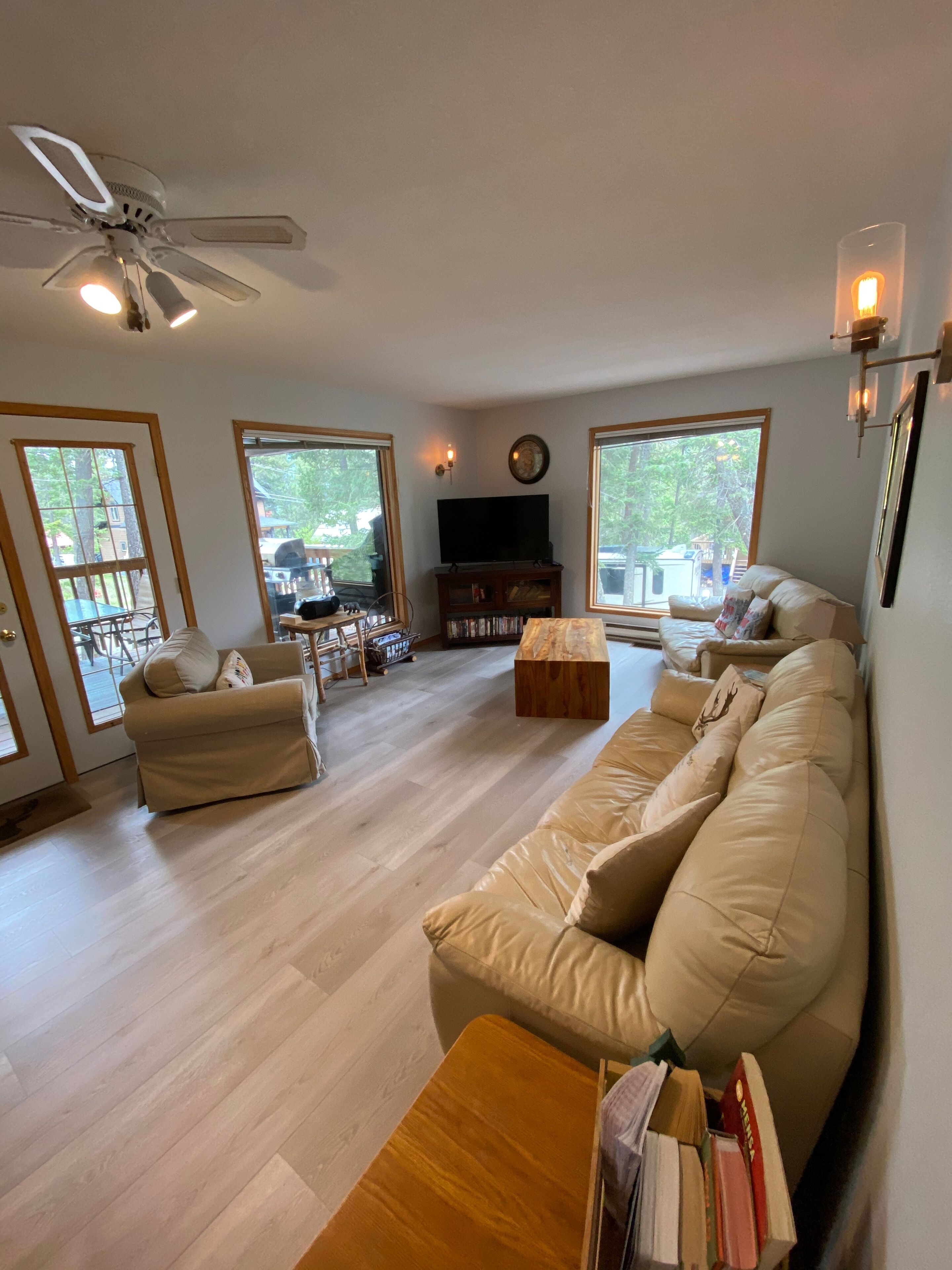 Perfect Cabin for families, couples & dogs, minutes from a soak in Hot Springs