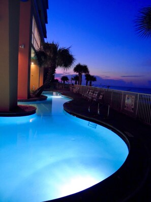 屋外プール、温水プール