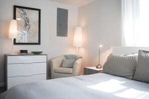 2 bedrooms, iron/ironing board, travel crib, free WiFi - Beach Pearl - Pool House (Naples)