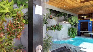 Piscine extérieure, piscine chauffée
