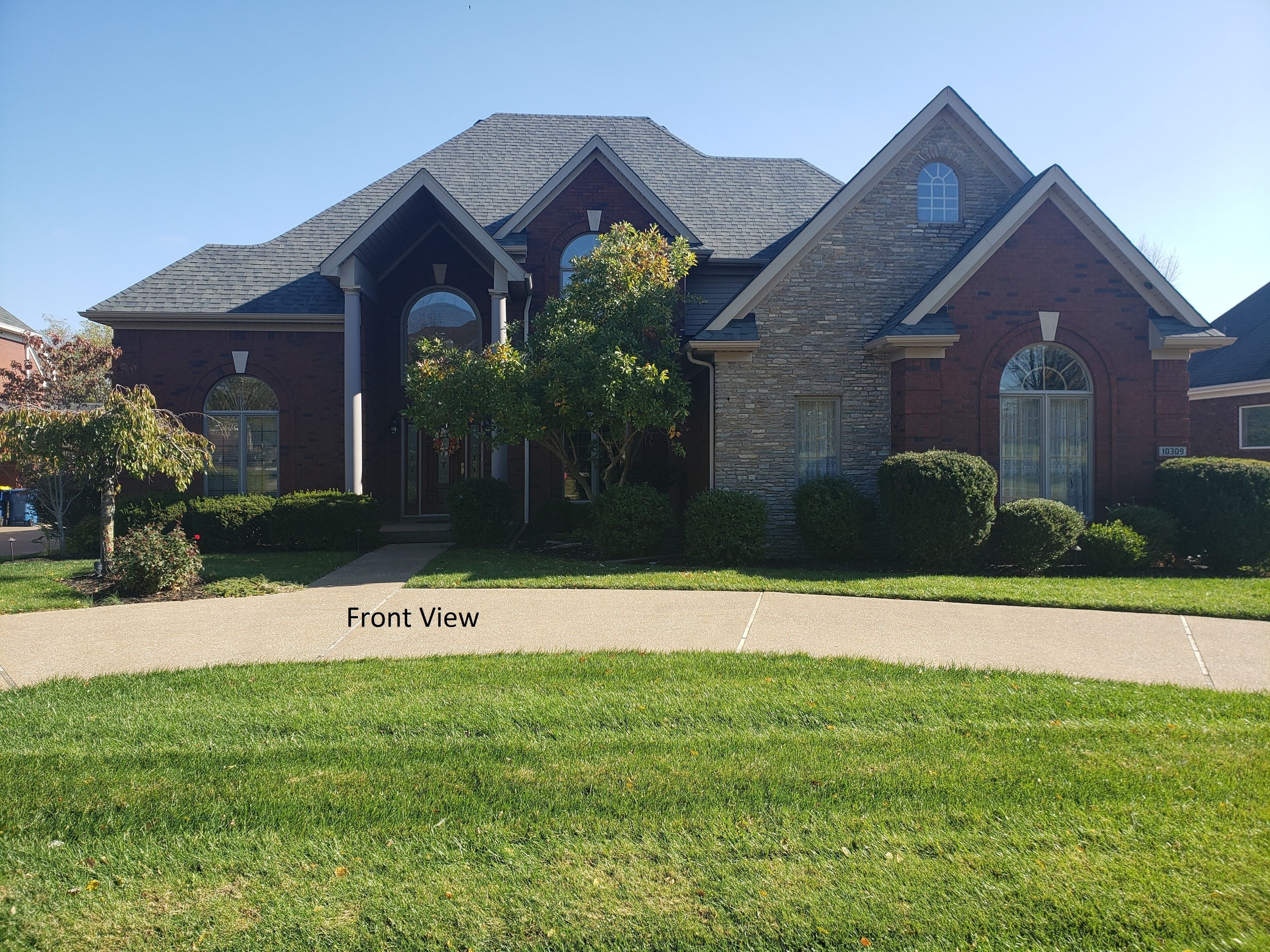 Attention Derby /Valhalla PGA Golf Visitors. 5,000 Sq Ft, 5 Bedroom, 41/2 baths.